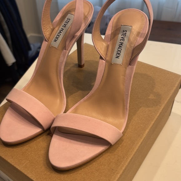 Shoes - Picture 3 of 4